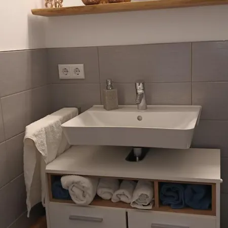 Wunderschoene Direkt An Der Elbe, Alt-und Neustadtnaehe Apartment *