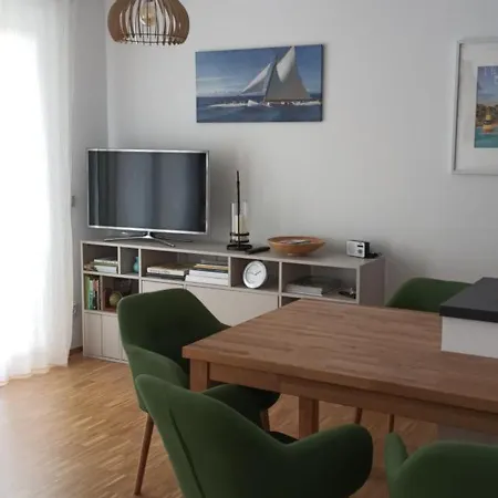 Wunderschoene Direkt An Der Elbe, Alt-und Neustadtnaehe Drezno